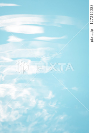 水面模様がつくる夏色のイメージ 127215388