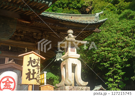 香川県金刀比羅宮境内旭社の石燈籠-1 127215745