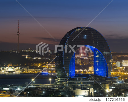 アゼルバイジャン・バクー中心部の眺望夜景 / Baku, Azerbaijan 127216266