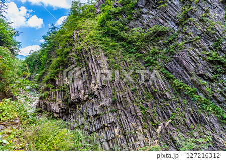 新潟 清津峡 柱状節理のV字渓谷 新潟 清津峡 柱状節理のV字渓谷 127216312