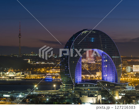 アゼルバイジャン・バクー中心部の眺望夜景 / Baku, Azerbaijan アゼルバイジャン・バクー中心部の眺望夜景 / Baku, Azerbaijan 127216383