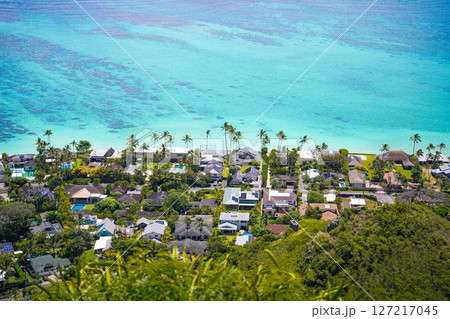 ハワイ ラニカイピルボックスから眺めるラニカイビーチ ハワイ ラニカイピルボックスから眺めるラニカイビーチ 127217045
