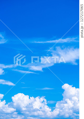 【夏素材】入道雲がわく夏空のイメージ素材【長野県】 127217065