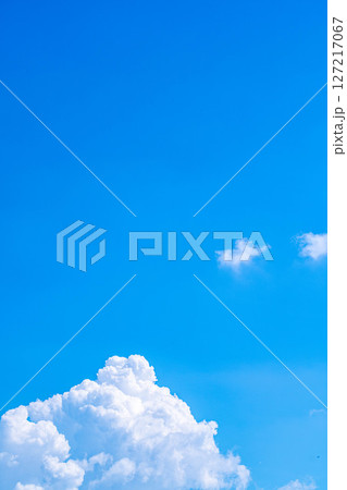 【夏素材】入道雲がわく夏空のイメージ素材【長野県】 127217067