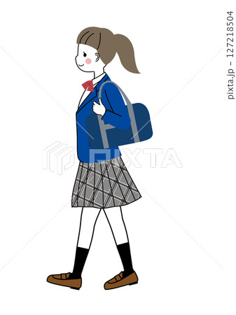 歩いている制服姿の女子学生 127218504