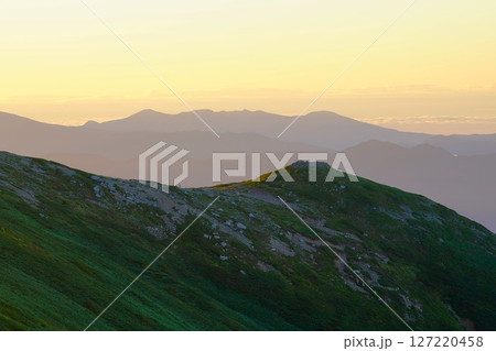 飯豊山頂上からの安達太良山 127220458