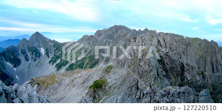 Hotaka mountains 静かな早朝の北穂高岳山頂から眺める盛夏の穂高連峰の大パノラマビュー Hotaka mountains 静かな早朝の北穂高岳山頂から眺める盛夏の穂高連峰の大パノラマビュー 127220510