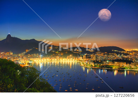 リオデジャネイロ湾の美しい夜景 127220656