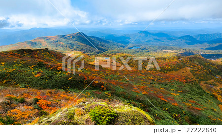 秋の栗駒山登山(栗駒山~秣岳:須川湖・秣岳方面の眺め) 秋の栗駒山登山(栗駒山~秣岳:須川湖・秣岳方面の眺め) 127222830