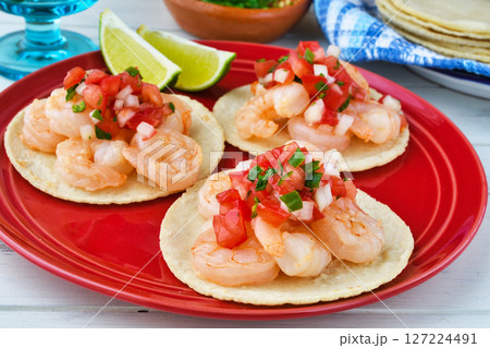 海老のタコス Shrimp tacos (Tacos de camarón) 海老のタコス Shrimp tacos (Tacos de camarón) 127224491
