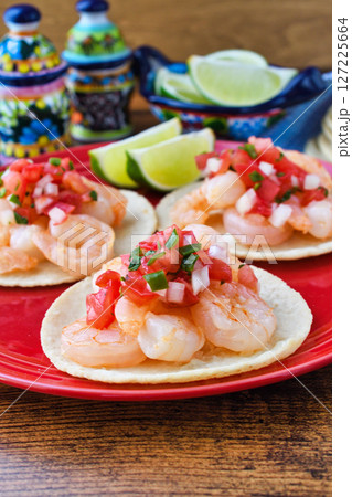 海老のタコス Shrimp tacos (Tacos de camarón) 127225664