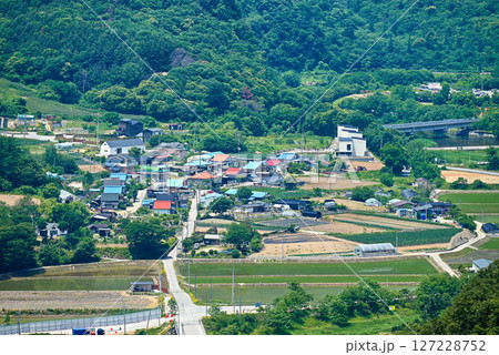 韓国の田舎・原州市山間部の小さな集落 韓国の田舎・原州市山間部の小さな集落 127228752