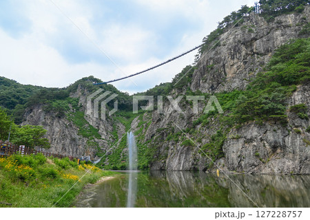 【韓国/江原道/原州】艮峴渓谷　三山川の音楽噴水と吊り橋 127228757