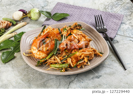 Pad Thai - noodle with prawn 127229440