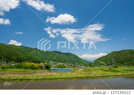 長和町の農村風景　のどかな田舎景色 127230222