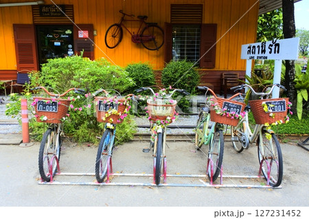タイ・トランのカンタンの駅前デコレーション 127231452