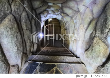 タイ・トランのカンタン旧日本軍の防空壕 127231458