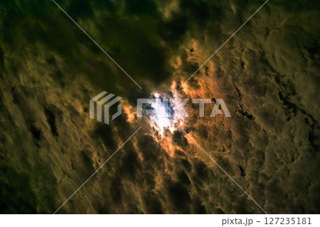 満月と夜雲 127235181