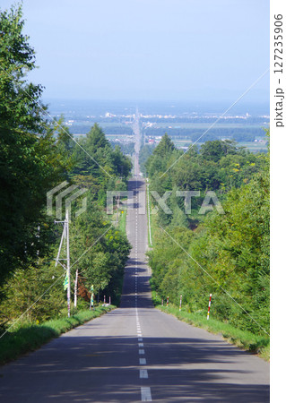 北海道斜里町　天に続く道 127235906