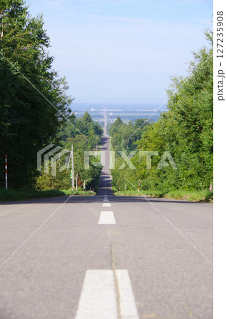 北海道斜里町　天に続く道 127235908