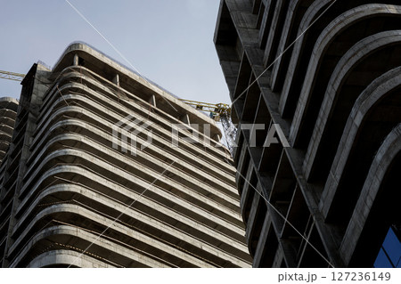 multi-storey apartment building under construction. 127236149