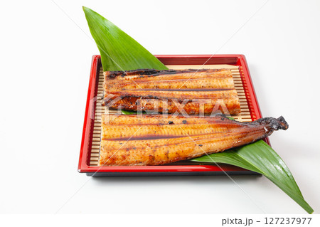 うな重に最適なタレたっぷりのうなぎの蒲焼 127237977