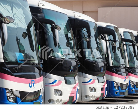 西日本JRの高速バス 127238388