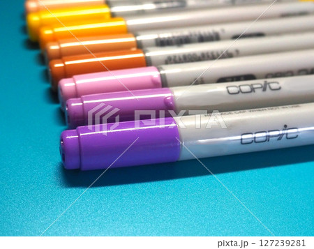 ななめから撮影した横並びのコピック ななめから撮影した横並びのコピック 127239281