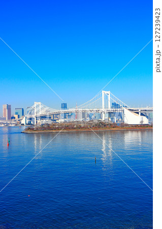 東京都港区、レインボーブリッジの風景 東京都港区、レインボーブリッジの風景 127239423