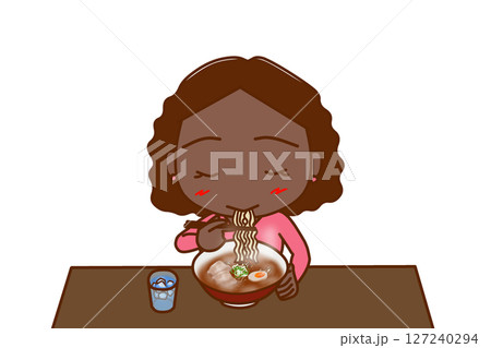 (上半身正面)熱々のラーメンを美味しそうに食べているアフリカ系女性 (上半身正面)熱々のラーメンを美味しそうに食べているアフリカ系女性 127240294