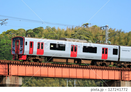 八坂川を渡る815系電車（JR九州） 127241772