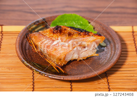 焼魚 赤魚の粕漬け 焼魚 赤魚の粕漬け 127243408