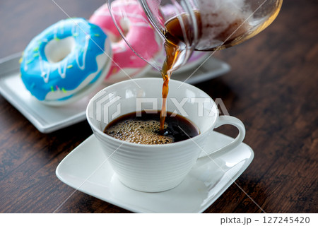 コーヒーとスイーツ コーヒーとスイーツ 127245420