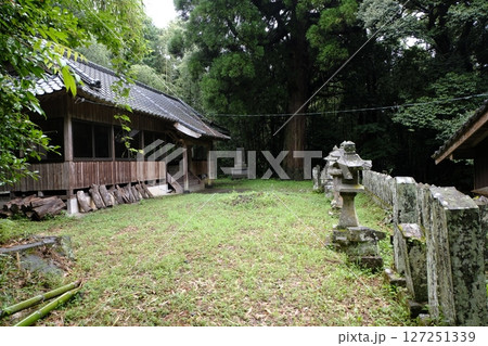 杵築市（山香町）　八幡神社（倉成） 127251339