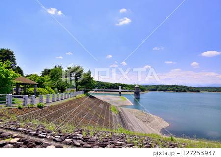 埼玉県 人造湖 狭山湖の取水塔 埼玉県 人造湖 狭山湖の取水塔 127253937