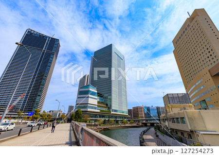 神奈川県　横浜市の都市風景　横浜市役所 127254273