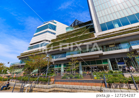 神奈川県　横浜市の都市風景　横浜市役所 127254287