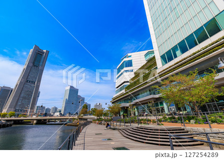 神奈川県　横浜市の都市風景　横浜市役所 127254289