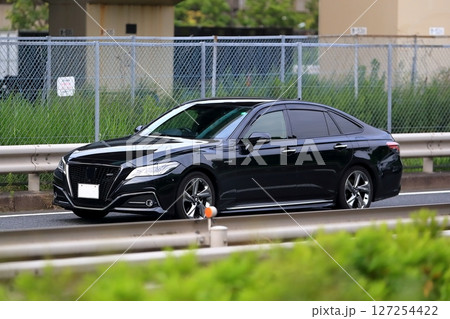 黒いセダン　イメージ 127254422