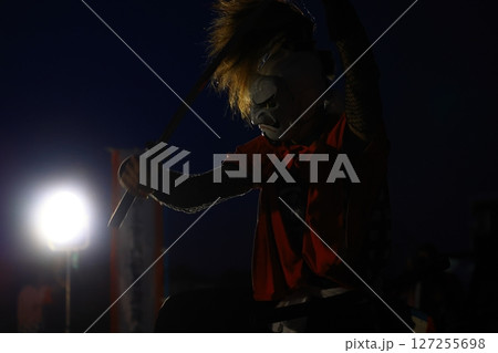 夜の民俗芸能公演　鬼剣舞 127255698