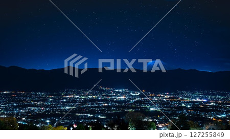 笛吹川フルーツ公園から望む富士山と夜景 笛吹川フルーツ公園から望む富士山と夜景 127255849