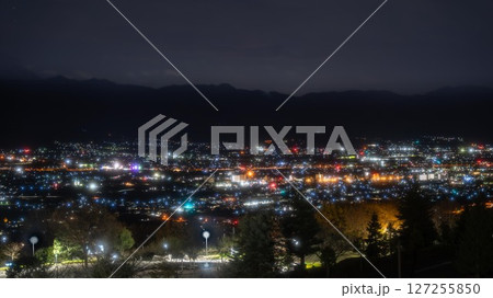 笛吹川フルーツ公園より眺める柔らかな夜の山梨市 笛吹川フルーツ公園より眺める柔らかな夜の山梨市 127255850