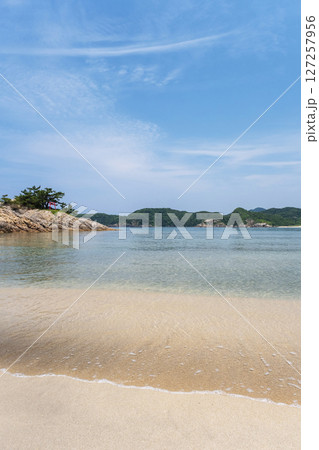 岩美ブルーの浜辺(浦富海水浴場付近) 岩美ブルーの浜辺(浦富海水浴場付近) 127257956