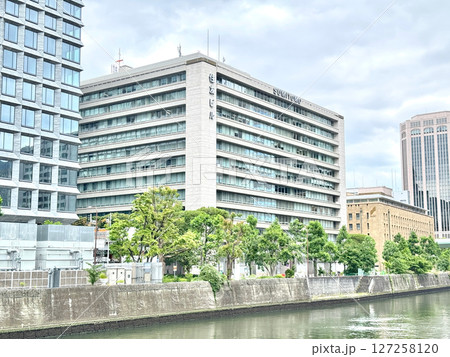 住友ビルディング(大阪市中央区北浜。住友電工本社、住友化学大阪本社、三井住友信託銀行大阪本店など) 住友ビルディング(大阪市中央区北浜。住友電工本社、住友化学大阪本社、三井住友信託銀行大阪本店など) 127258120