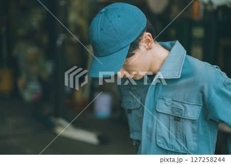 自動車整備工場 127258244