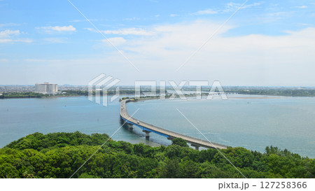 浜名湖ガーデンパーク展望台からの浜名湖大橋 127258366