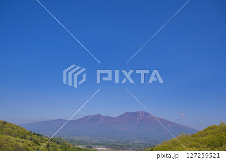新緑の浅間山 快晴素材 新緑の浅間山 快晴素材 127259521