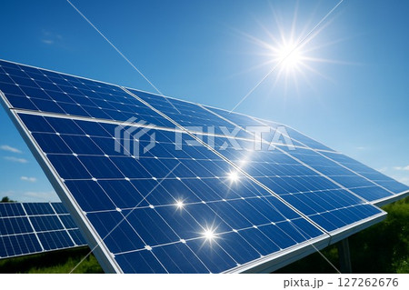 太陽光パネルによる太陽光線 127262676
