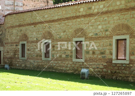 トルコ イスタンブール トプカプ宮殿の第一中庭 127265897