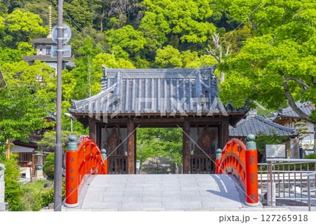 須磨寺　龍華橋と仁王門 127265918
